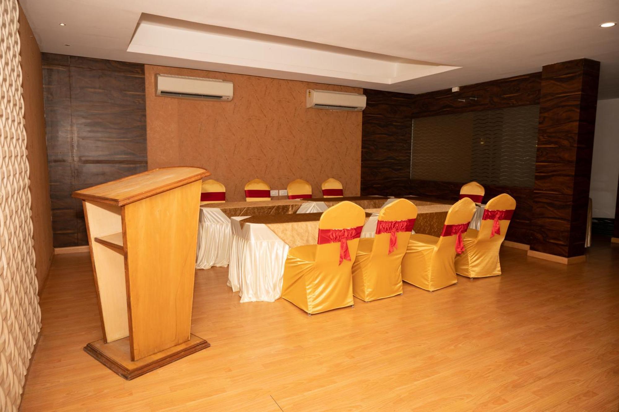 The Himalaya Park Hotel Bhilai Exterior photo